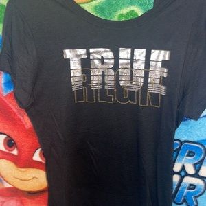 Women’s crossed back tshirt